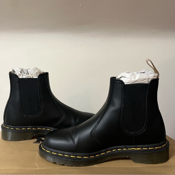 Vegan Dr.Martens Chelsea Boots UK 5 / US Men’s 6 / US Women’s 7 / EU 38 - Picture 4 of 12